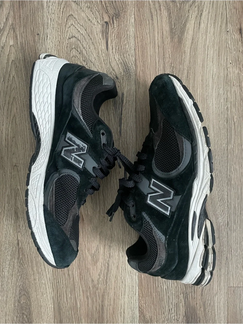 Men Size 11.5 New Balance 2002R Black Gunmetal Shoes